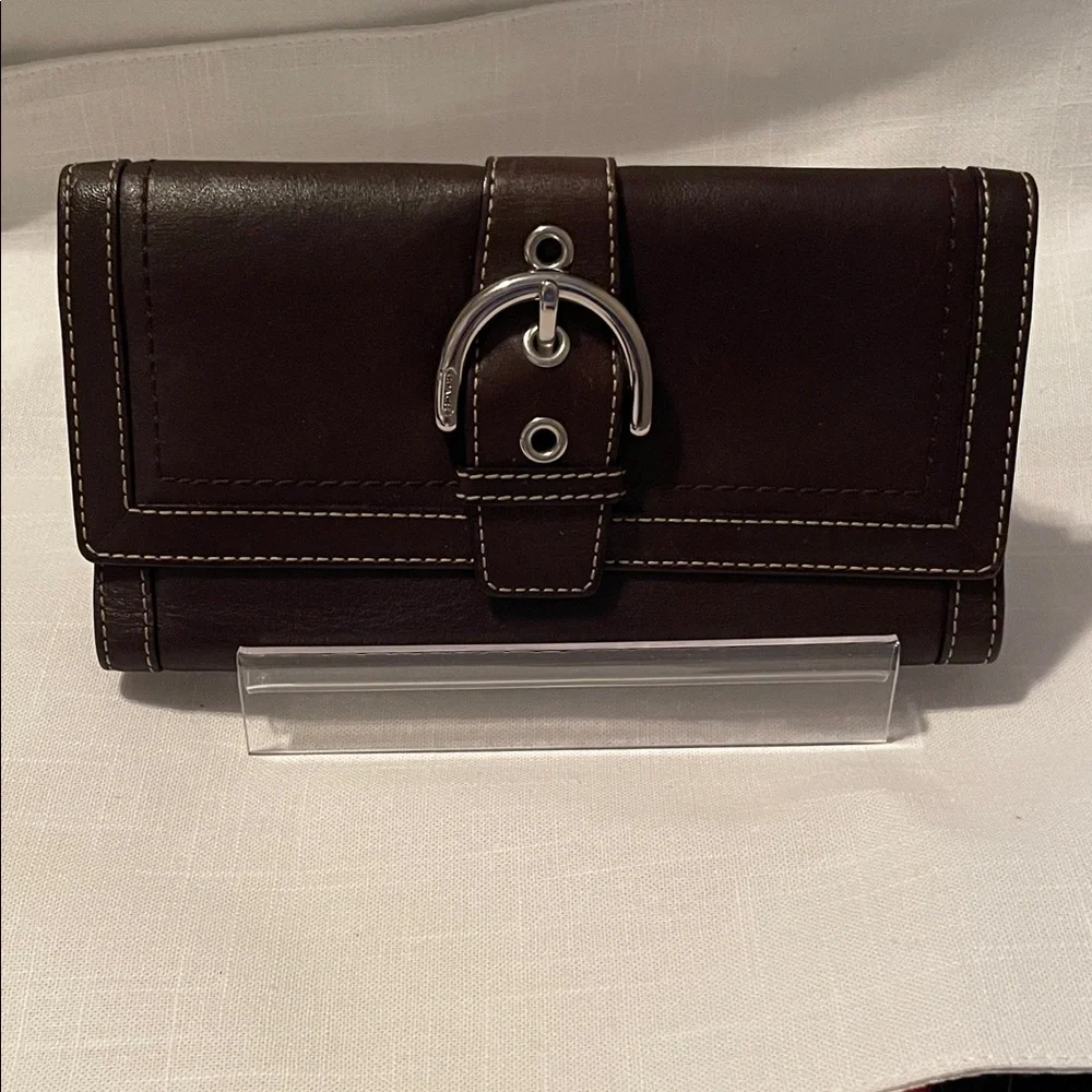 Coach triple wallet. EUC few call outs on inside.